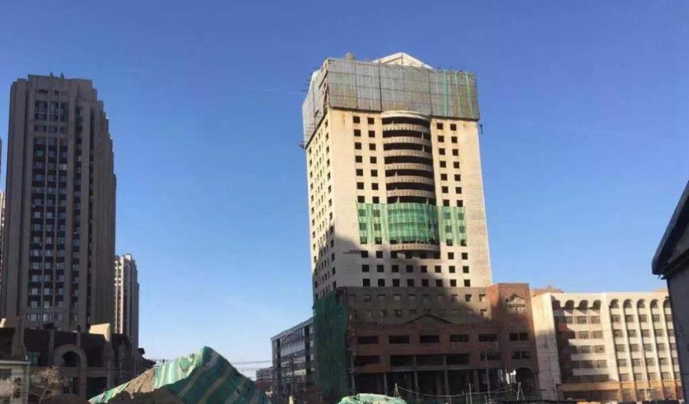 哈尔滨一烂尾楼,搁置25年无人"接盘",如今拆迁迎来"重生"_腾讯新闻