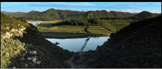 电影《金刚川》片景       金钢川桥(岩里桥)为了保障金城前线战役