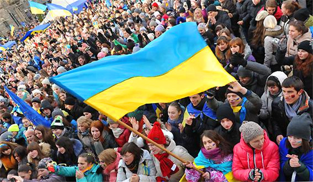 亚采纽克:乌克兰危机中的窃国大盗