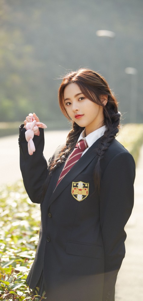 杨超越元气少女校园风写真高清壁纸