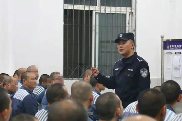 监狱民警近半年时间自驾近3000公里利用休息时间走访服刑人员家庭