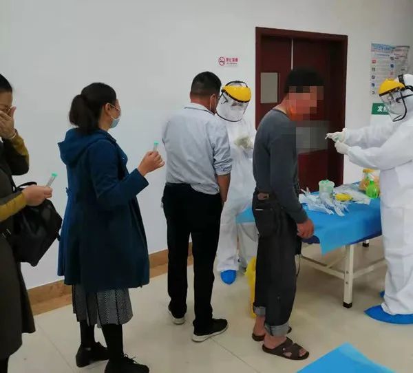 人员定期核酸检测工作县农业农村局设置体温监测点与临时隔离点做好来