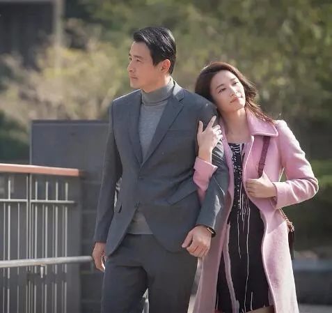 影片一开始不断渲染王世聪的妻子如何利用巫术诅咒杀人,报复负心汉多