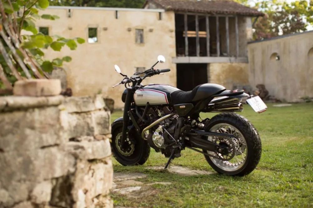 雅马哈xsr700改装scramblers