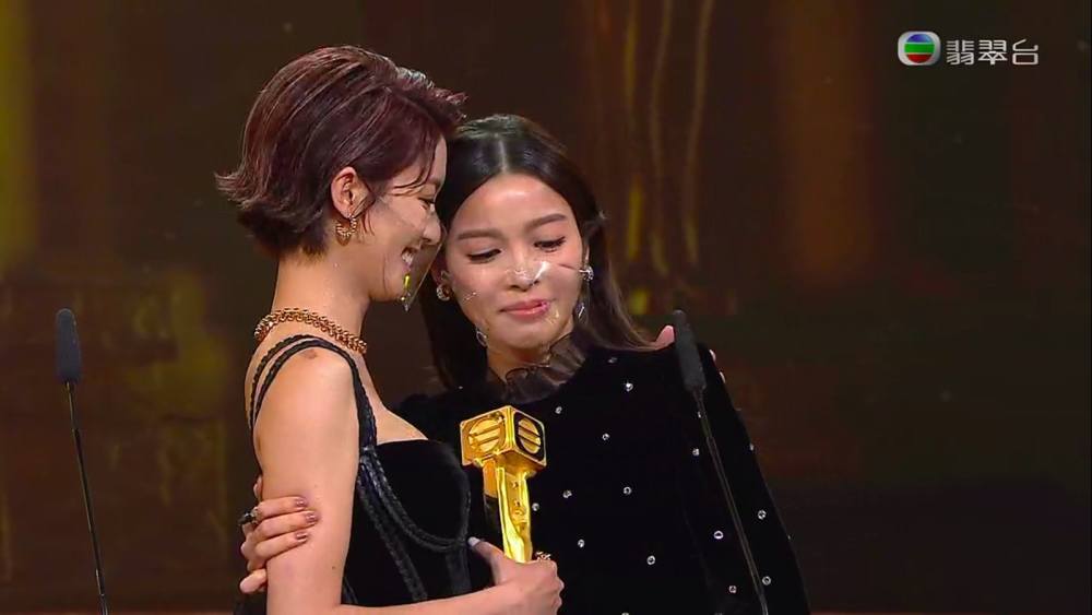 2020tvb颁奖礼:王浩信再夺视帝 小花蔡思贝首次夺视后_腾讯新闻