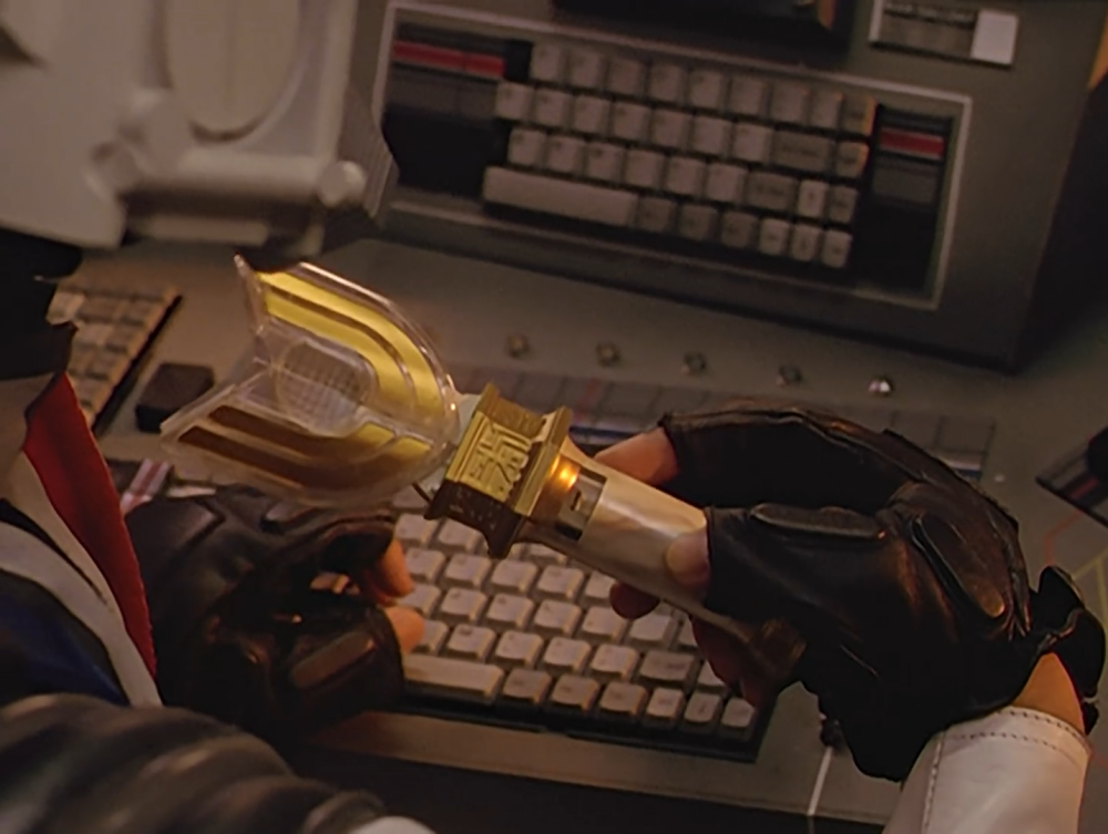 大古和迪迦之间的纽带一直都在,只是没了变身器而已,曾经有人提出过