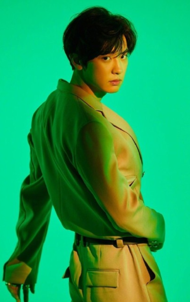 朴灿烈穿潜水服大秀好身材,脸蛋圆润表情呆萌,恋爱传闻后仍受追捧