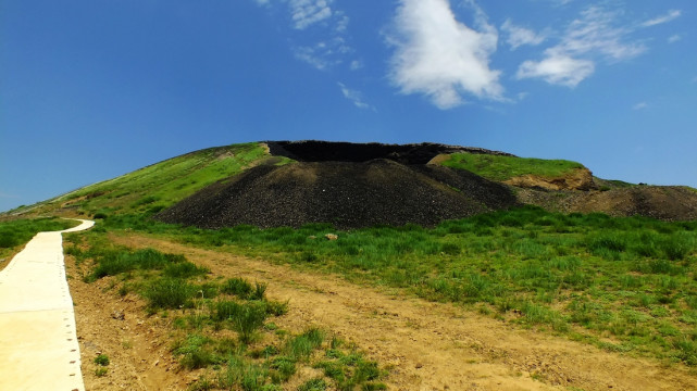 隱藏在內蒙古深處的火山群,離北京車程5小時,很適合來此自駕遊|火山口