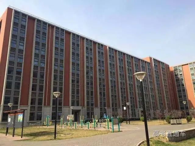 中国科学院大学雁栖湖校区东区学生公寓全景图这哪是学生宿舍?