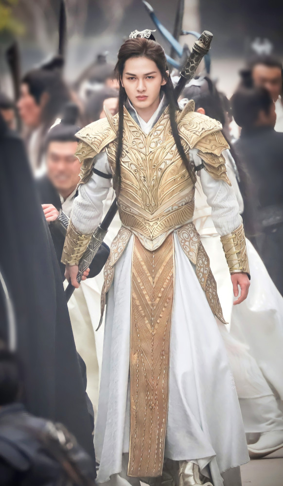 npc成员古装造型朱正廷王子范十足范丞丞法令纹太深黄明昊认不出