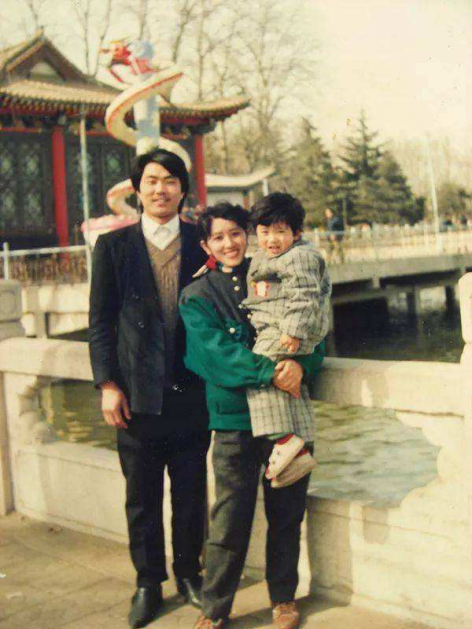 看了父母年轻时的老照片像兄弟网友笑哈哈爸你怎么下得了手