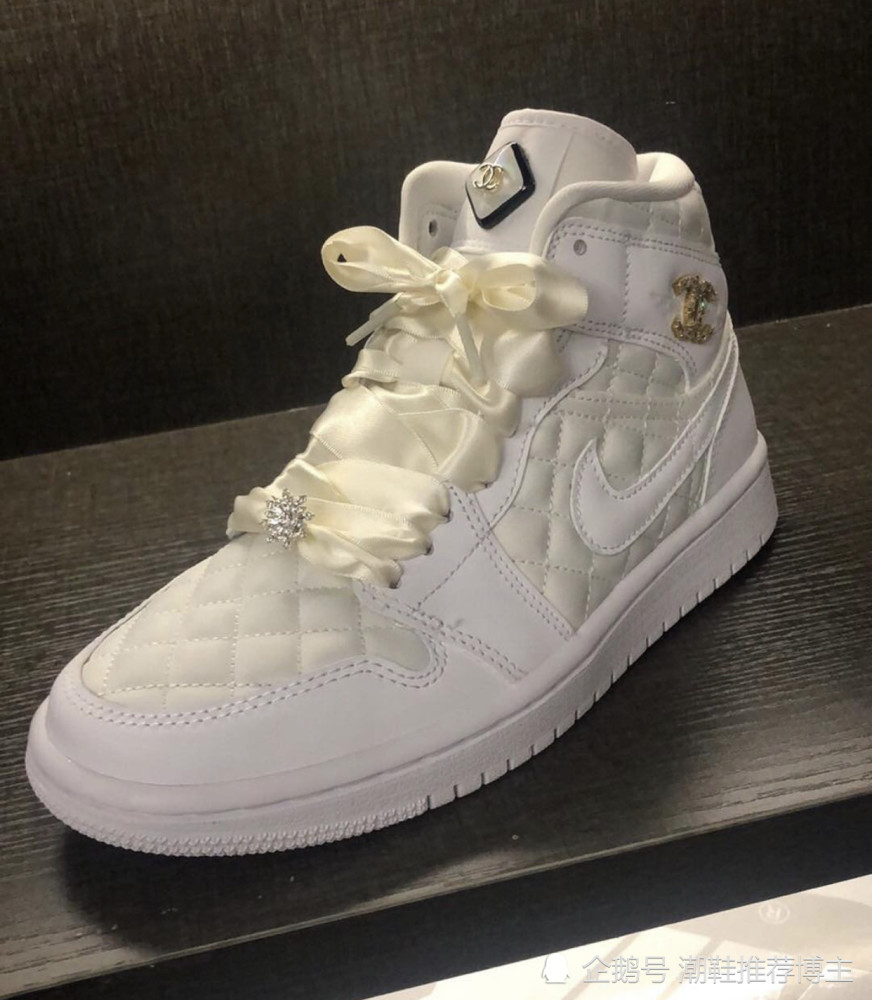 air jordan 1 mid白菱纹 小香奈儿高级感满满的aj1?_腾讯新闻