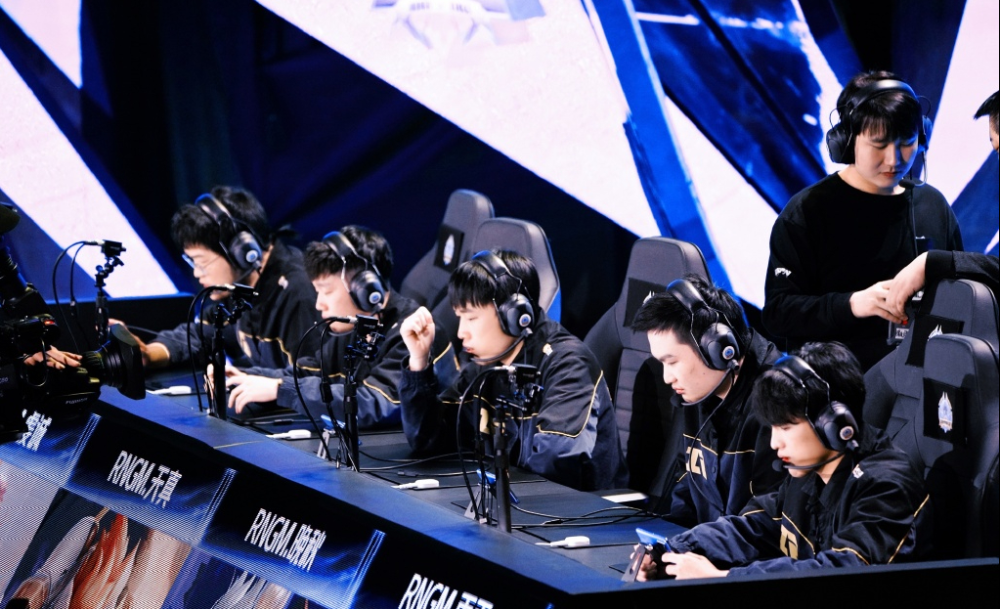 rngm教练800字回应暴风锐事件没搞他心态轮换很正常