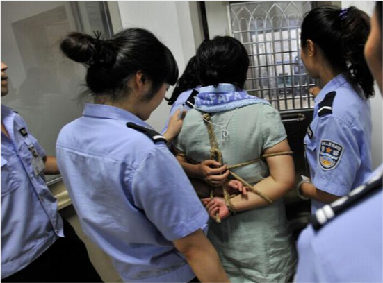 为什么国内死刑犯执行时要用绳子五花大绑?