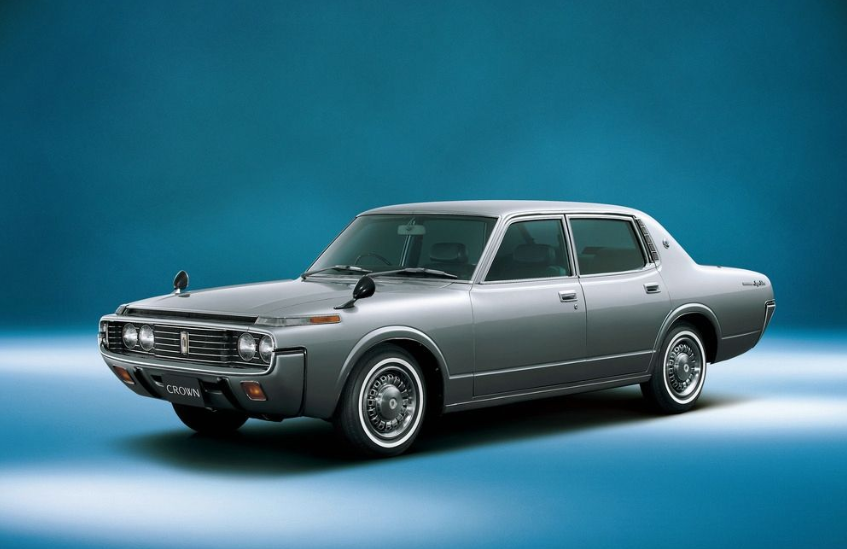 2021款丰田皇冠归来带底盘升降内饰大调整将重回巅峰