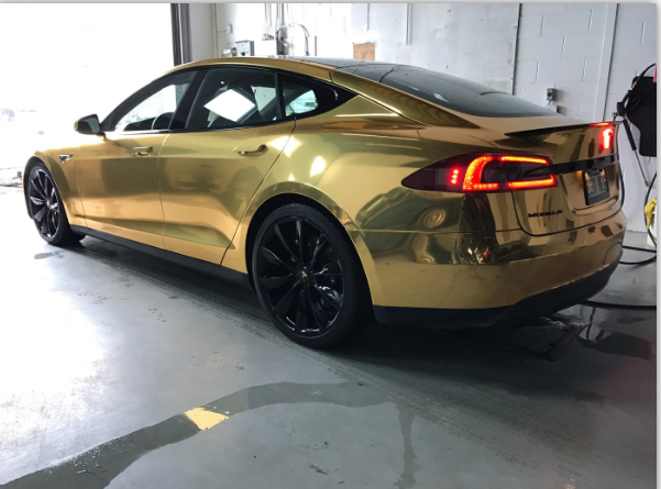 特斯拉model S变身 黄金战车 花费30万 上路无车敢惹 腾讯新闻