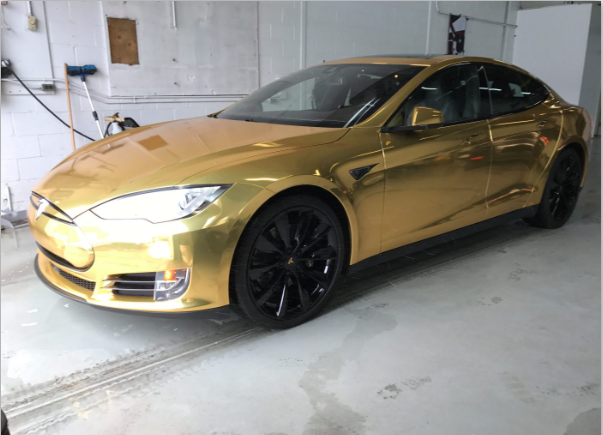 特斯拉model S变身 黄金战车 花费30万 上路无车敢惹 腾讯新闻
