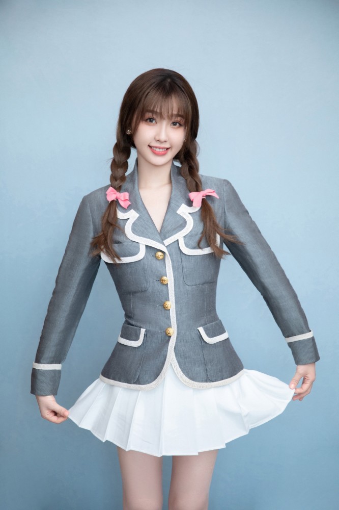 虞书欣担任青春有你第三季助教,双马尾校服裙梦回练习生欣欣子_腾讯