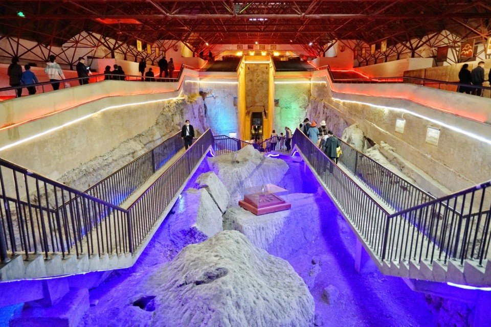 江苏著名的汉代古墓里面拥有庞大的地下玄宫游客胆小者勿入