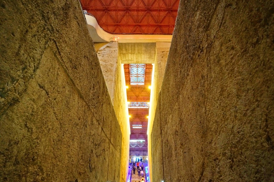 江苏著名的汉代古墓里面拥有庞大的地下玄宫游客胆小者勿入