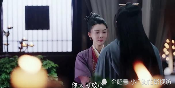 每当女儿周翡犯错,要被李瑾容惩罚时,只有他出现,李