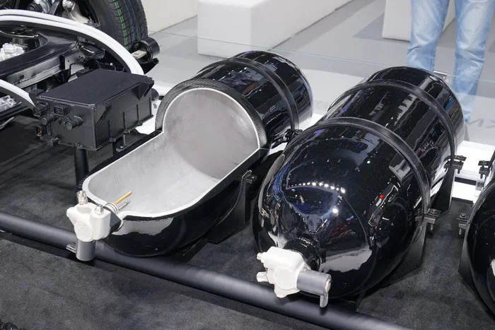 考虑到用户对新能源汽车动力系统安全性的担忧,euniq 7的储氢罐采用了