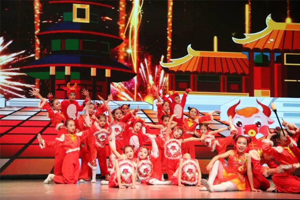 乘风破浪的孩子们来啦,2021年西宁市少儿春晚舞台牛气冲天!