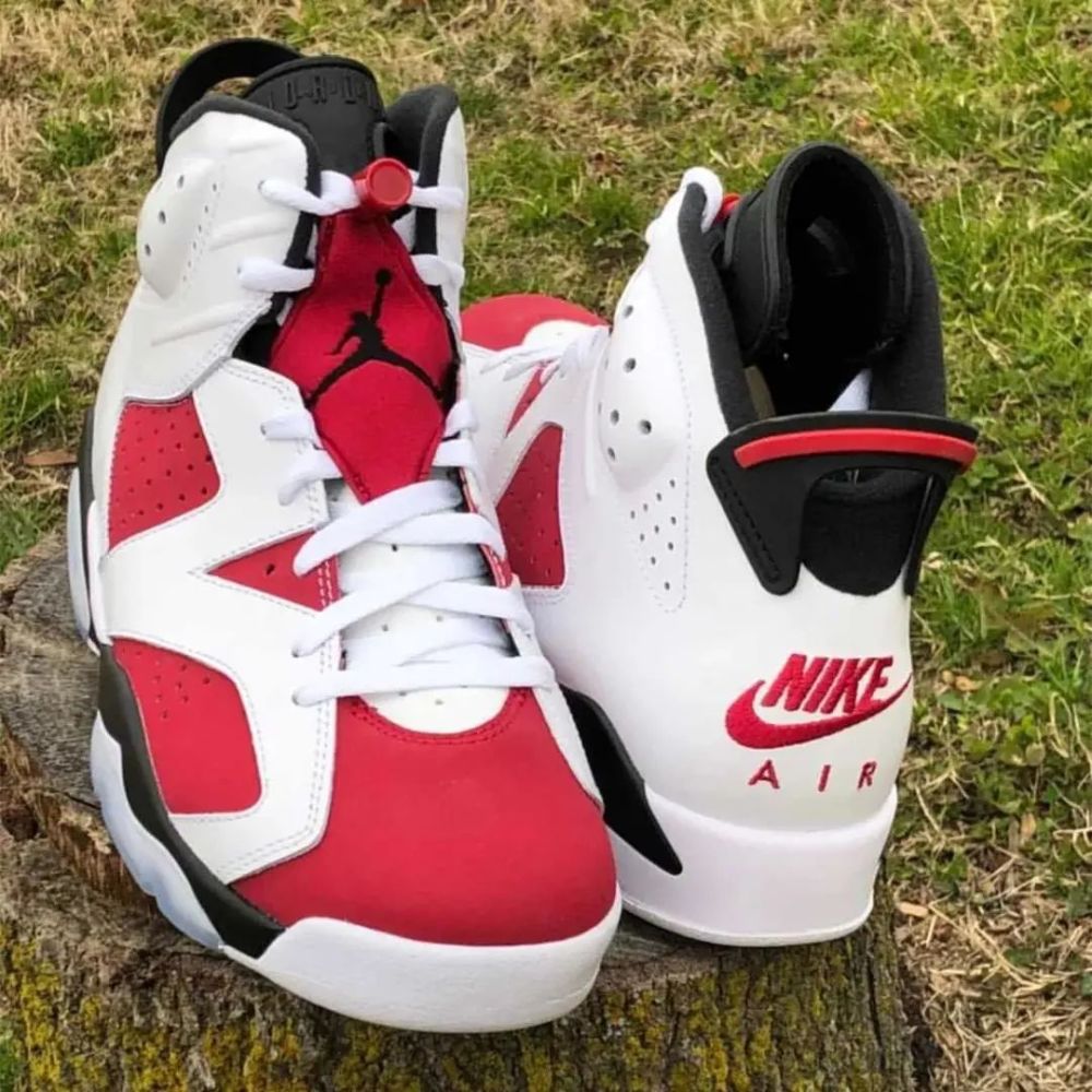 据悉这双 air jordan 6 "carmine" 将在 2021 年 2 月 13 号正式来袭