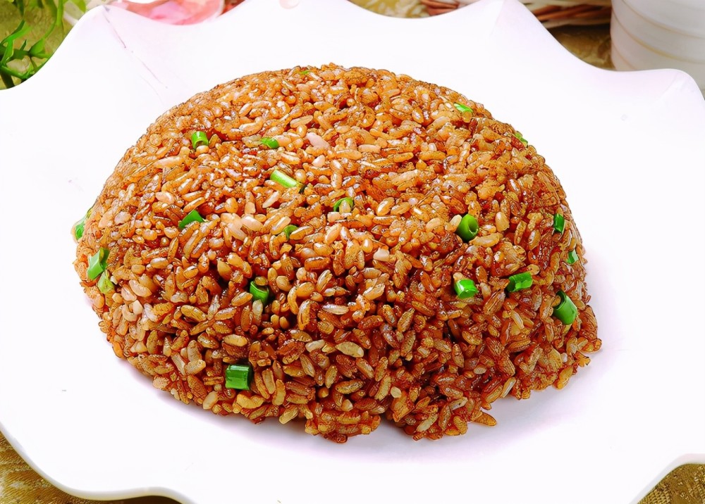 农村大厨教你做经典酱油炒饭30年火候米粒粒粒分明特别香