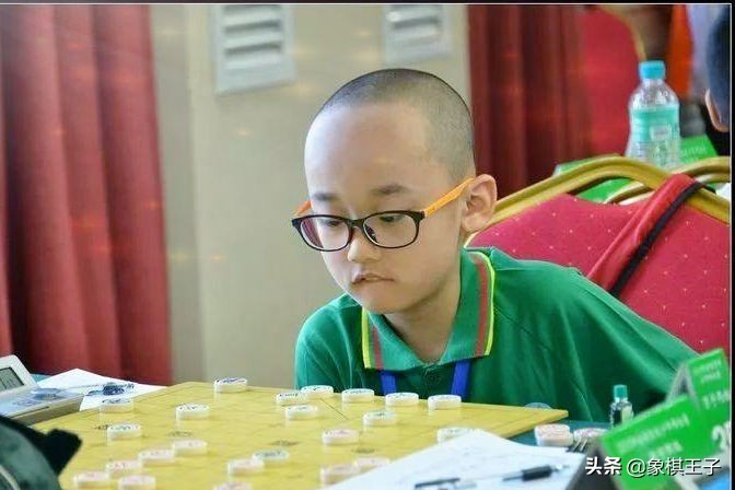 棋手晋升,他们分别是靳玉砚,刘明,吴魏,何文哲,曹岩磊,王家瑞,宿少峰