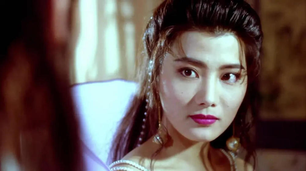 5米高空坠落险瘫痪状告闺蜜恶意p图杨丽菁整容上瘾认不出