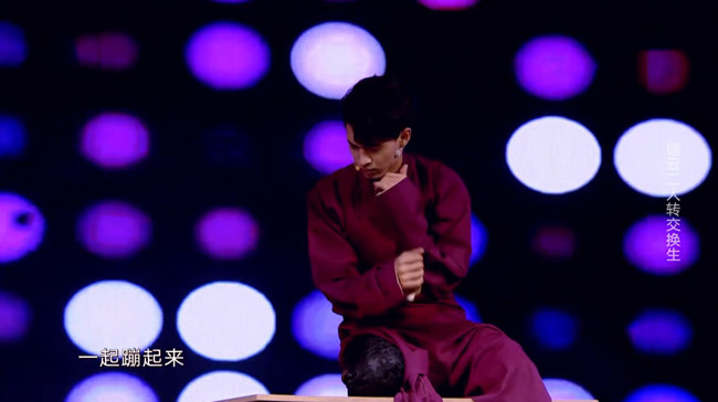 也丝毫没有任何胆怯,和张洪溪表演的音乐助手作品可以说是燃爆全场