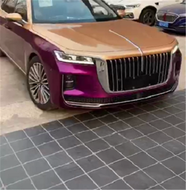 格外显眼的红旗h9,全车龙胆紫双拼色,还是台"顶配"的_腾讯新闻