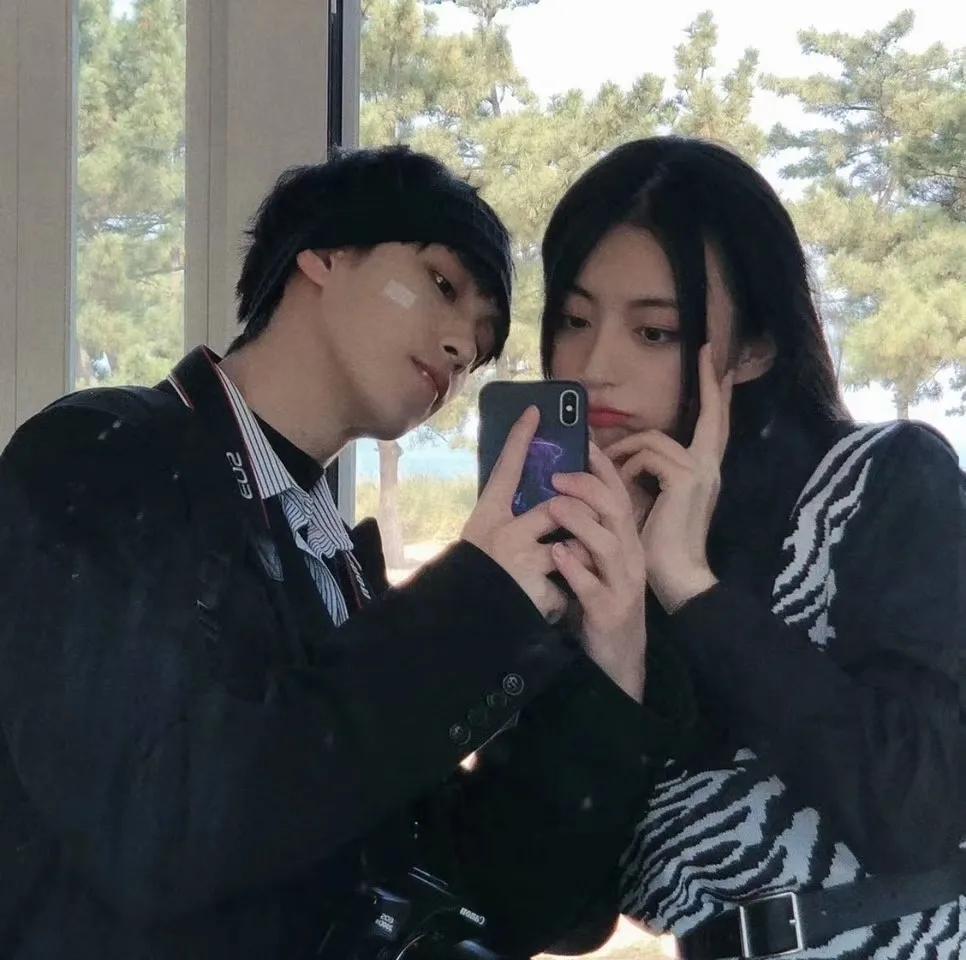 真人情侣头像梦醒繁华一城荒芜