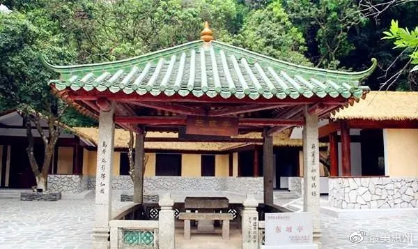 东坡亭索道缆车推荐游玩线路:线路1:人间仙境-同心圆-白莲湖-梅山别梦