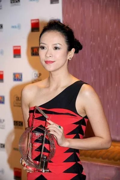 话剧>电影>电视剧尴尬的是,随后,2010年12月,章子怡出席《亚洲电影