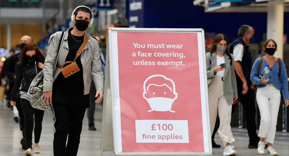 但商家也在尽最大努力敦促顾客在商店内佩戴口罩