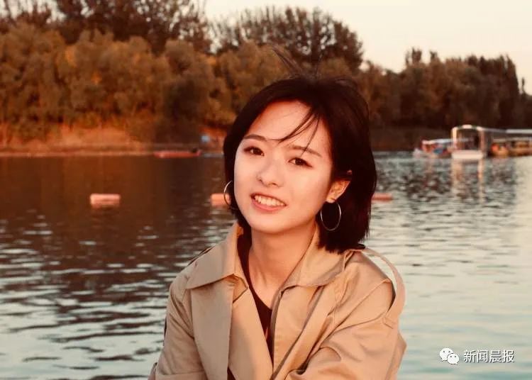 央视又一女记者爆火