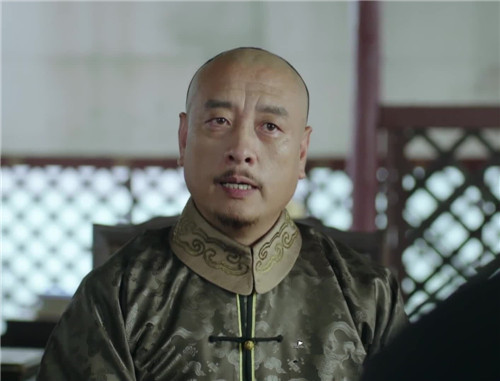 他也是老百姓眼中的"汉奸",而且皇帝也在时时提防他,担心他举兵造反