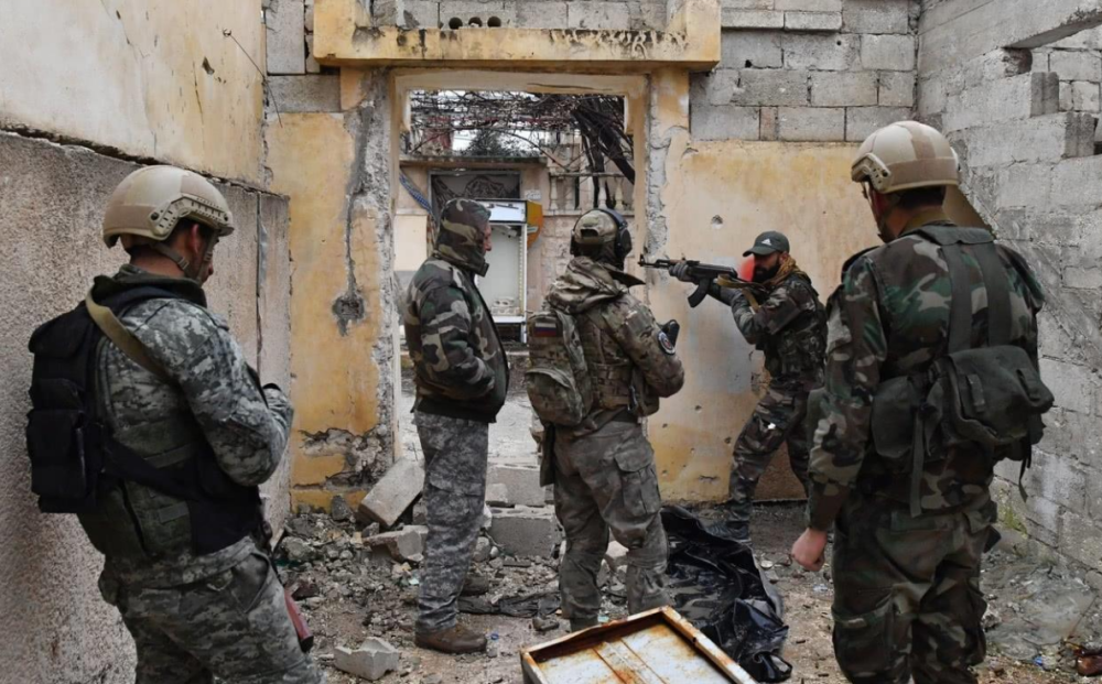 甚至在该地区公开招募雇佣兵,称只要肯加入克什米尔地区的战争,帮助