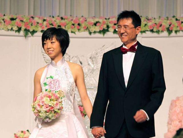 参观大魔王张怡宁的家,天台能开小派对节目,旁边紧挨着故宫