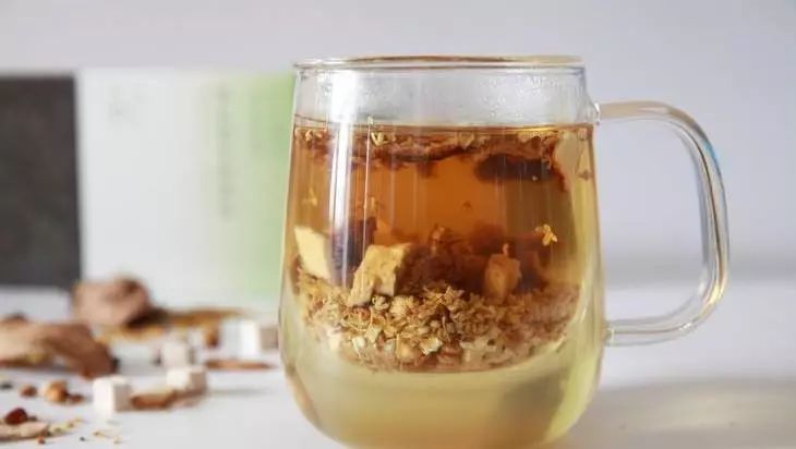 双梗利咽汤材料:党参15克,茯苓15克,陈皮10克,苏梗10克,桔梗10克