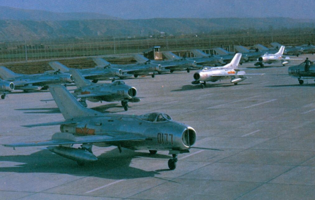 图为上世纪80年代的中国空军