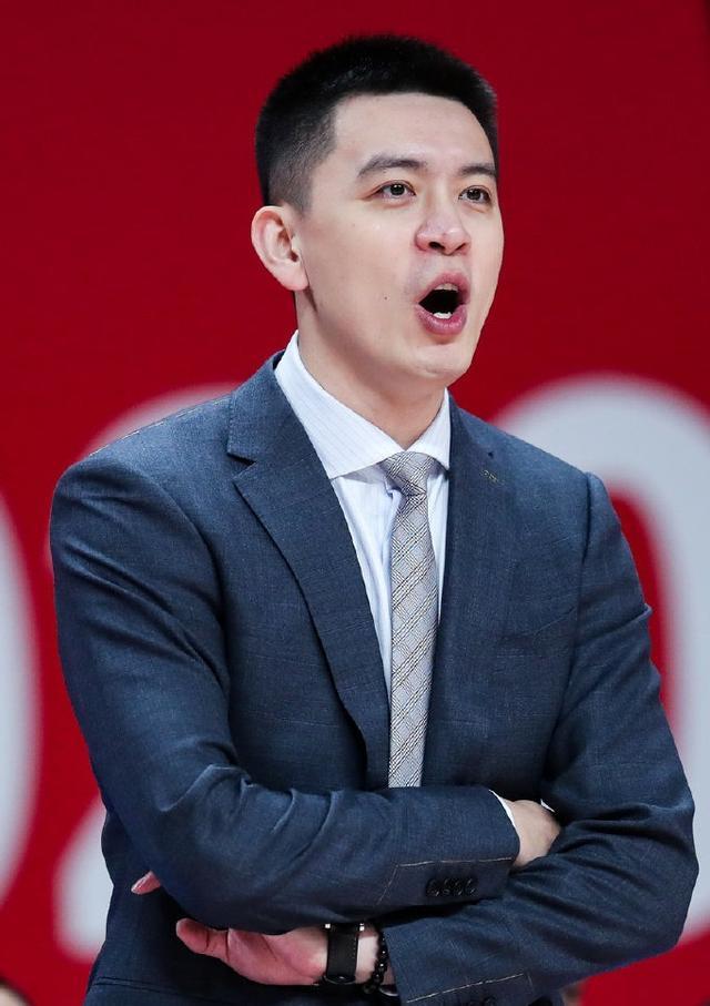 花费的巨资400万美元就得打水漂了,以杨鸣为首的辽宁教练组没有挑对人