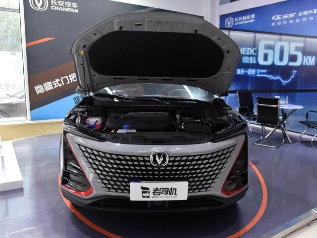 3l/100km,运动气息,市场有竞争力,实拍长安uni-t