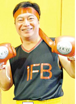 为了能挣到钱贴补家用,廖伟雄干过很多的工作,但是在他的内心深处