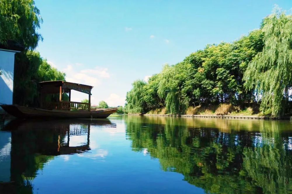 屠甸镇相关负责人介绍说:"下一步,屠甸镇将以都市郊野的生态休闲农业