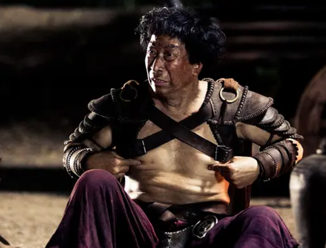 赵志凌在功夫中穿红内裤现实却是洪拳大师当周星驰师傅