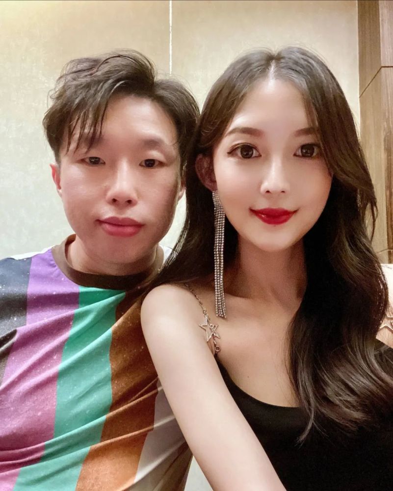 霸气的烧饼嫂:肤白貌美连生两胎,一脚驯服郭德纲爱徒烧饼