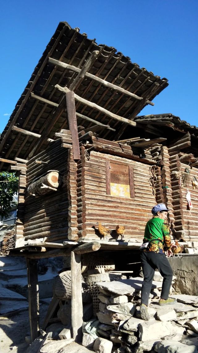 脱贫攻坚之前,云龙傈僳族群众住垛木房的比例占一半以上,大部分垛木房